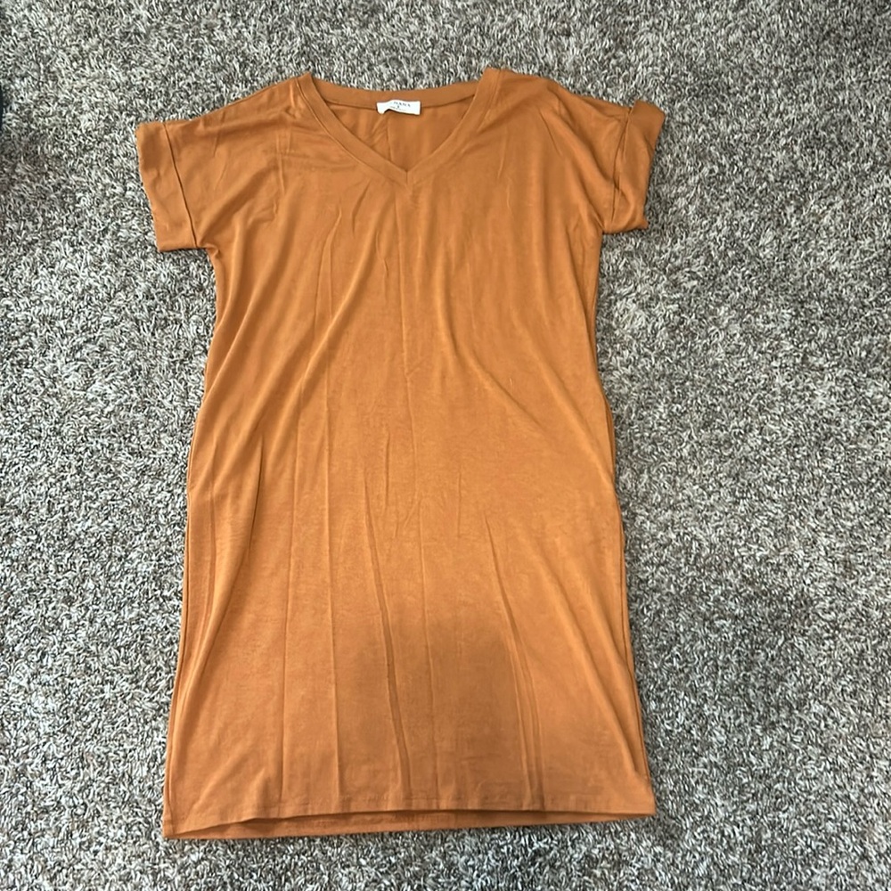 Flowy t-shirt dress. Brown and size is small